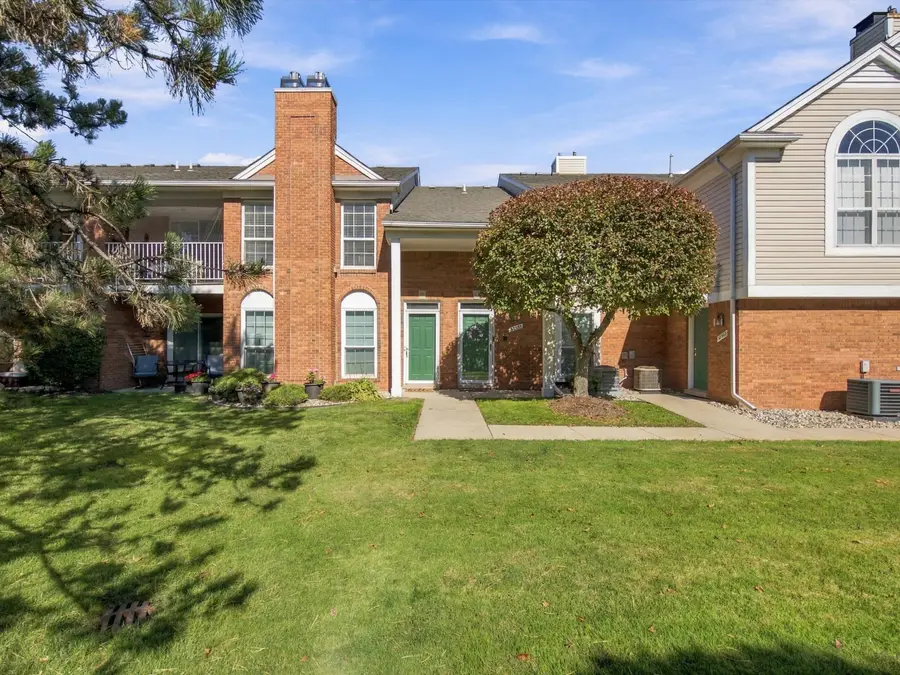 52355 Stoneridge, Macomb, MI 48042 - #3