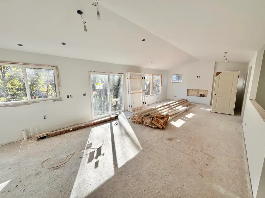 5876 Valley Point Drive Se, Caledonia, MI 49316 - #2