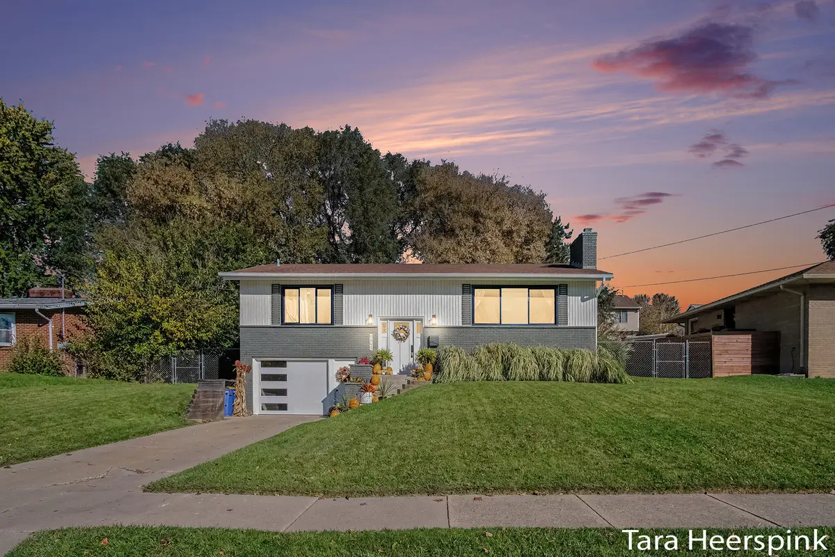 1443 Sweet Street Ne, Grand Rapids, MI 49505 - #1