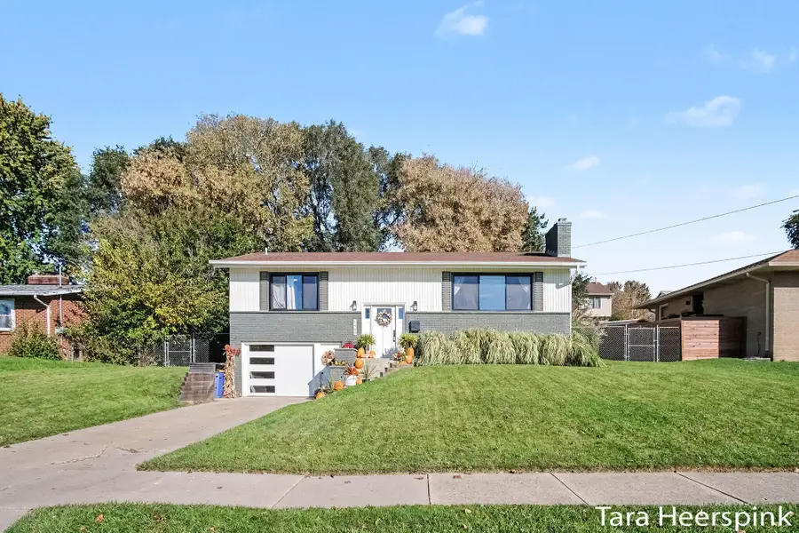 1443 Sweet Street Ne, Grand Rapids, MI 49505 - #3