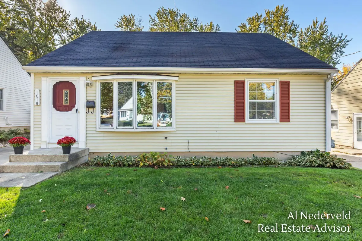 1018 Kentwood Drive Ne, Grand Rapids, MI 49505 - #1
