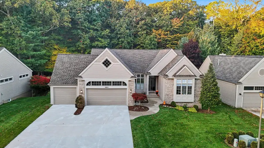 1911 Forest Glen Drive, Norton Shores, MI 49441 - #2