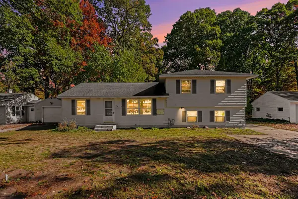 374 N 6th Avenue, Fruitport, MI 49415