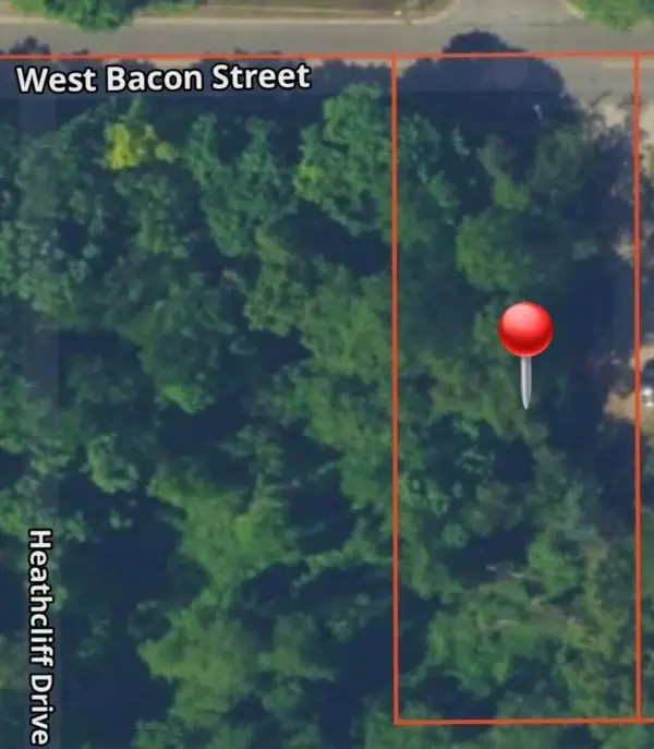 116 W Bacon Street, Hillsdale, MI 49242