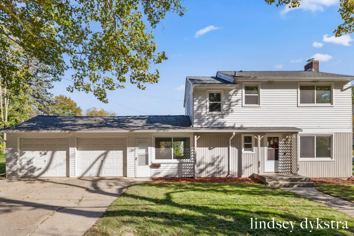 1842 Diamond Avenue Ne, Grand Rapids, MI 49505 - #1
