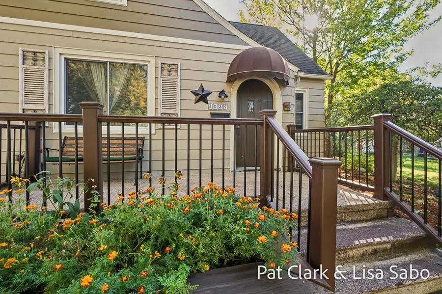 1032 Columbus Avenue, Grand Haven, MI 49417 - #3