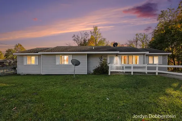 897 E Sternberg Road, Norton Shores, MI 49441