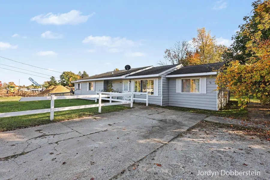 897 E Sternberg Road, Norton Shores, MI 49441 - #3