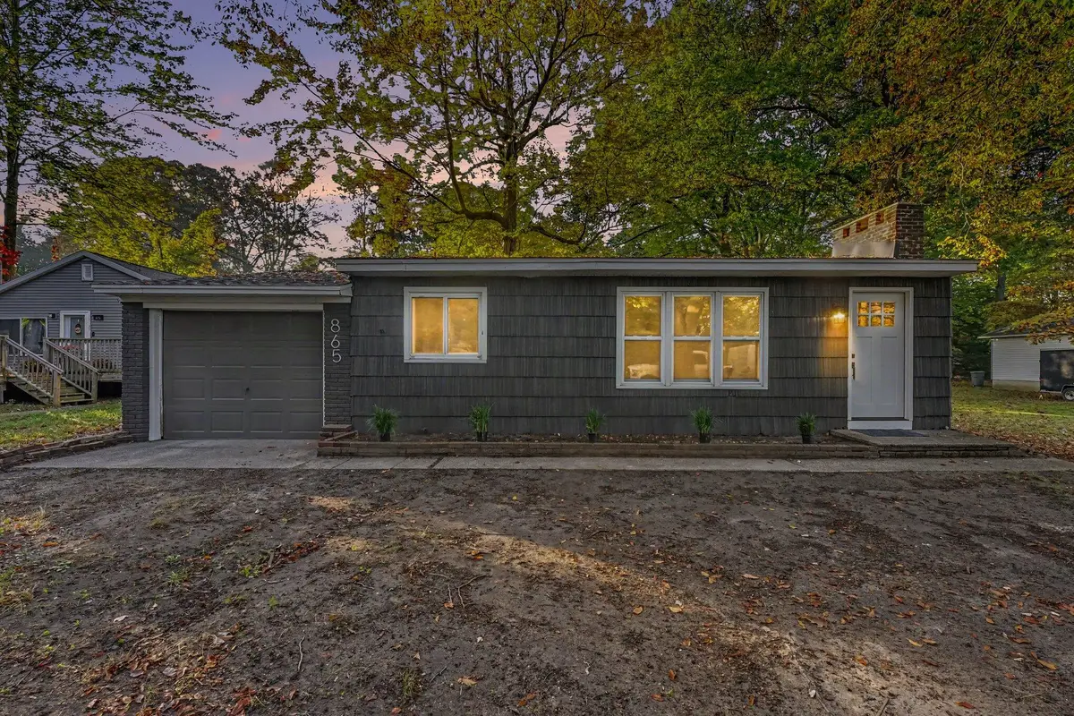 865 Petrie Avenue, Norton Shores, MI 49441 - #1