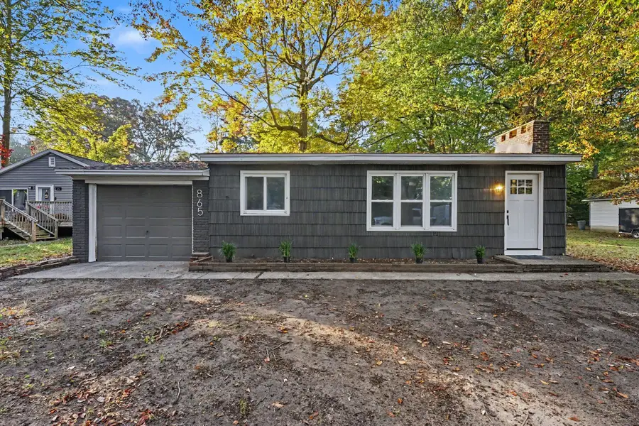 865 Petrie Avenue, Norton Shores, MI 49441 - #2