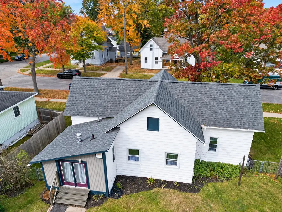 1477 Montgomery Avenue, Muskegon, MI 49441 - #3