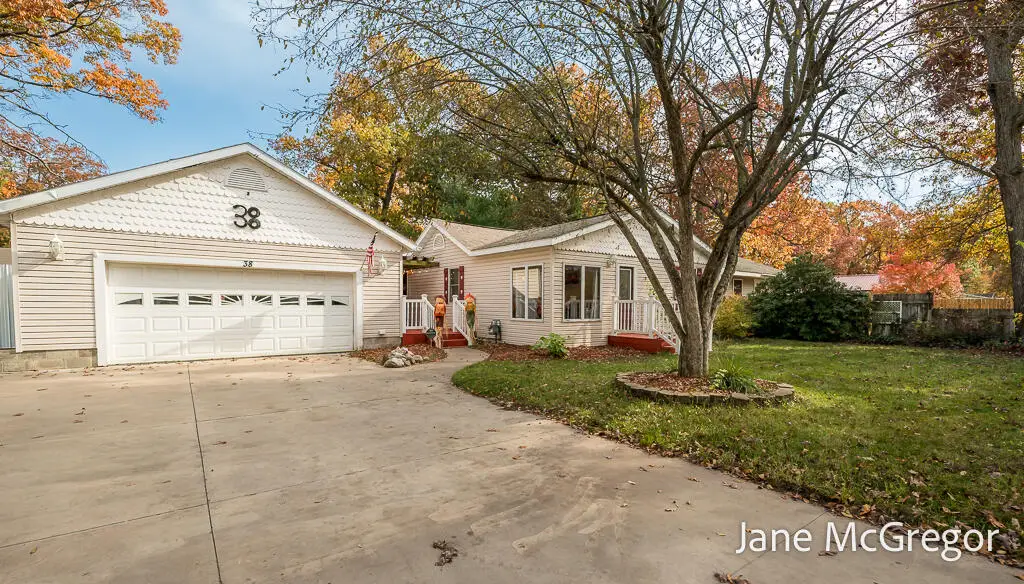 38 N Stewart Street, Muskegon, MI 49442 - #1