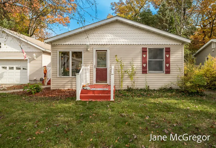 38 N Stewart Street, Muskegon, MI 49442 - #2