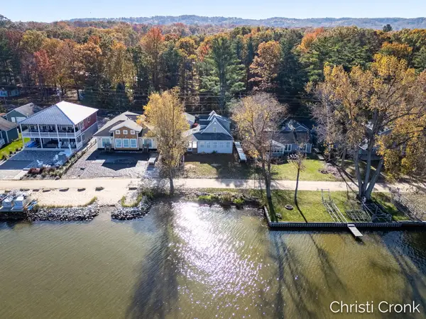 8920 W Silver Lake Road, Mears, MI 49436