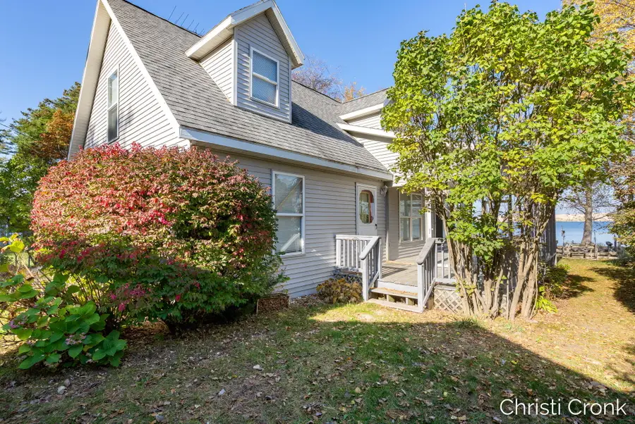 8920 W Silver Lake Road, Mears, MI 49436 - #2