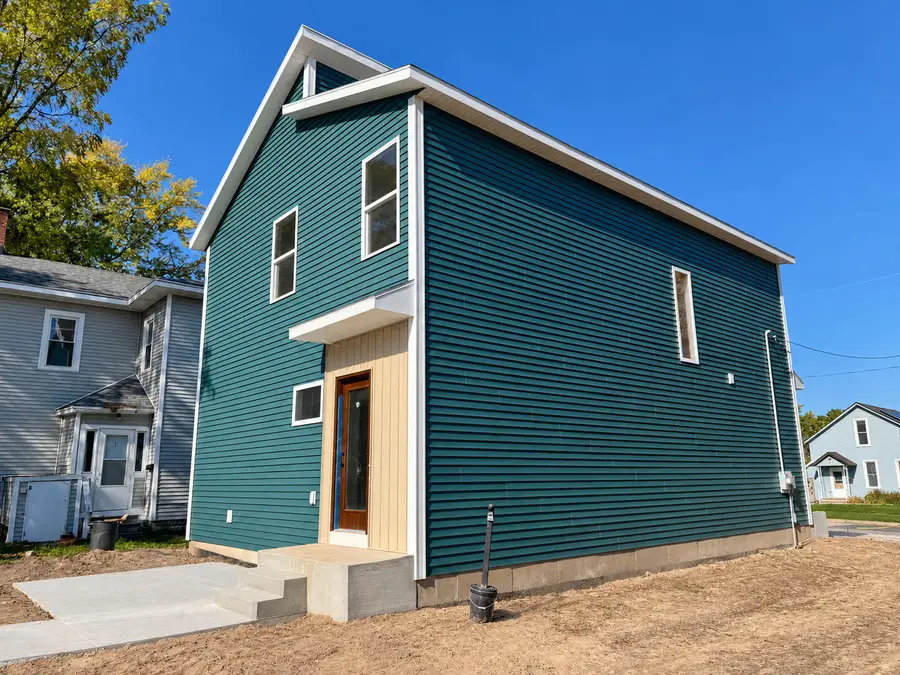 1125 W Grand Avenue, Muskegon, MI 49441 - #2