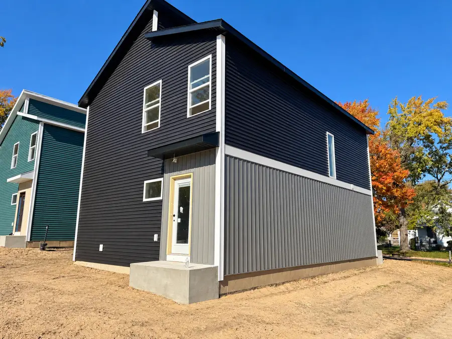 1115 W Grand Avenue, Muskegon, MI 49441 - #3