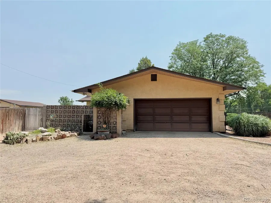 2209 Hillside Road, Pueblo, CO 81006 - #3
