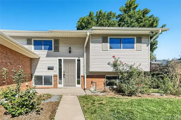 7907 E Fremont, Centennial, CO 80112