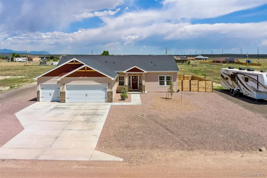 981 E Blackstone Drive, Pueblo, CO 81007 - #2