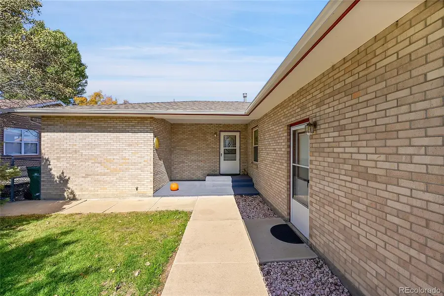 11 Sunset Court, Hudson, CO 80642 - Image #2