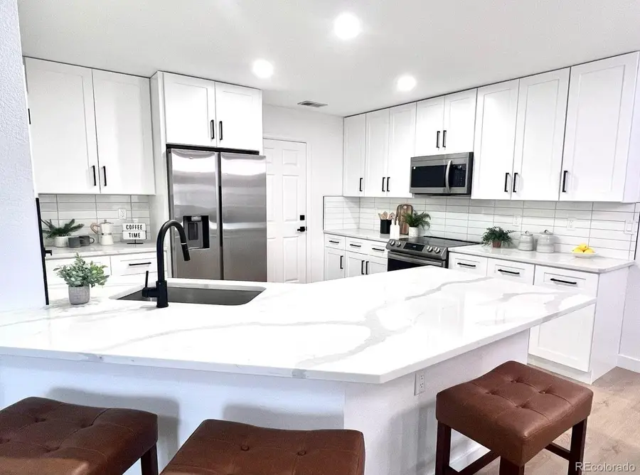 5360 S Picadilly Court, Aurora, CO 80015 - Image #2