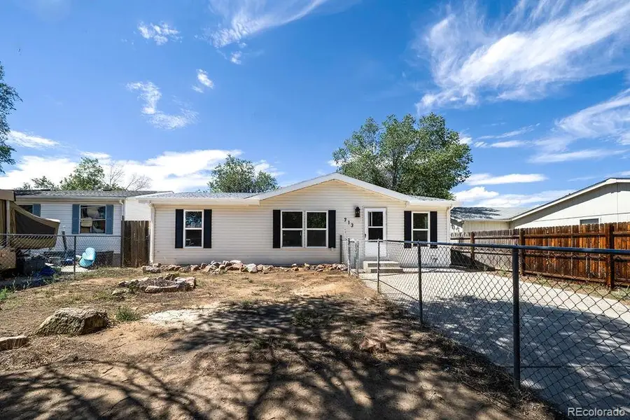 713 Santa Barbara Avenue, Pueblo, CO 81005 - #2