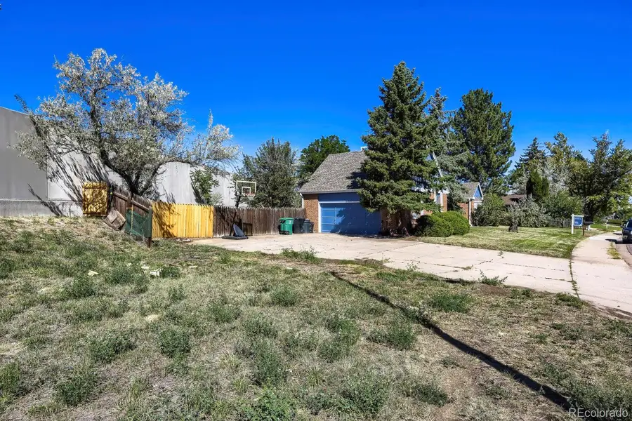 3955 S Monaco Parkway, Denver, CO 80237 - #3