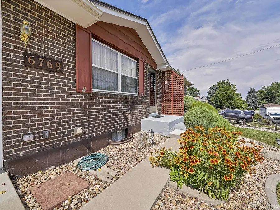 6769 W 70th Avenue, Arvada, CO 80003 - #2