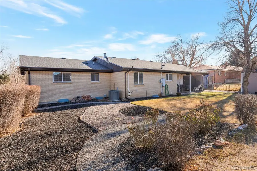 6221 S Logan Court, Centennial, CO 80121 - Image #3