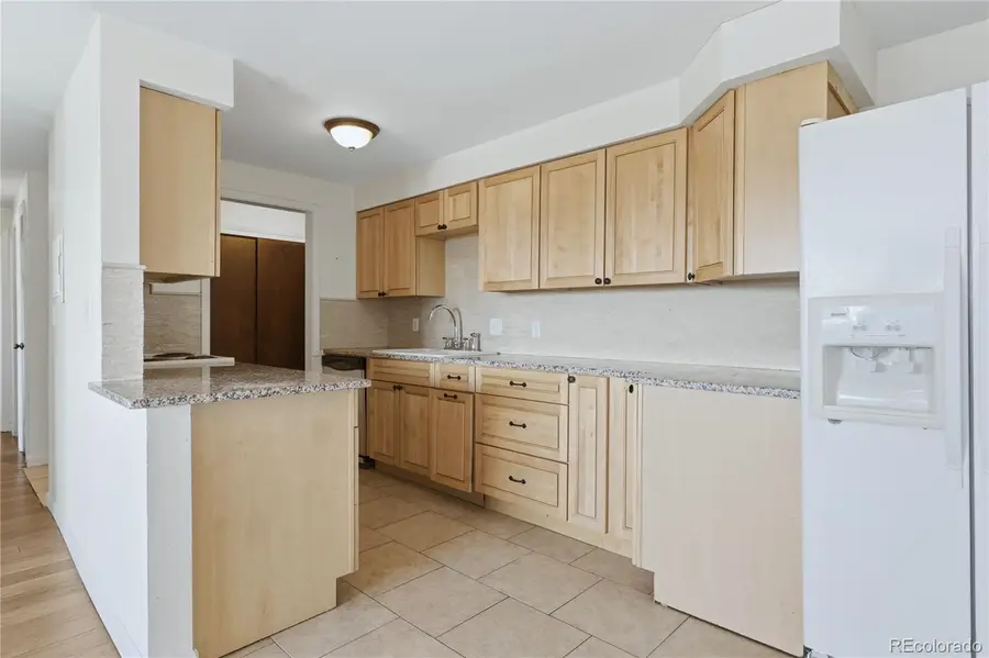 561 Geneva Street #305, Aurora, CO 80010 - Image #3