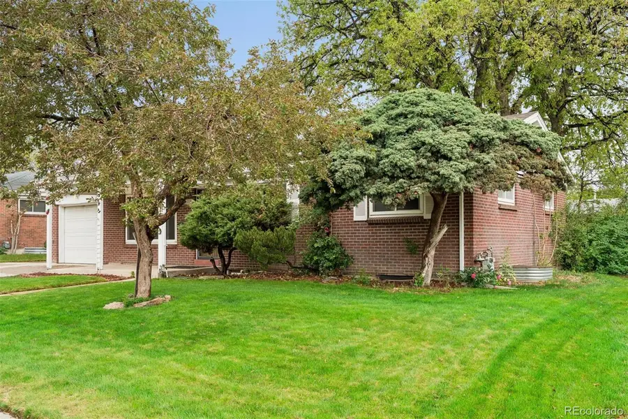 3225 W Chenango Avenue, Englewood, CO 80110 - #3