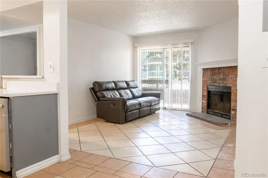 1075 S Elkhart Way #102, Aurora, CO 80012 - #3