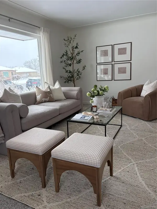 2592 S Uno Way, Denver, CO 80219