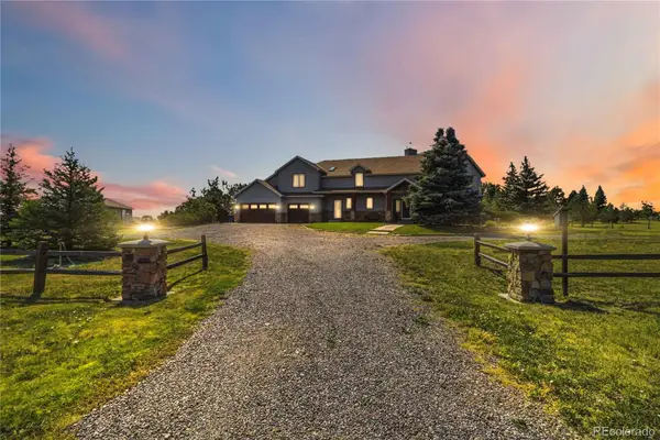 8124 S Ireland Way, Aurora, CO 80016