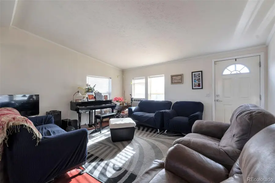 5853 S Quemoy Circle, Centennial, CO 80015 - Image #2