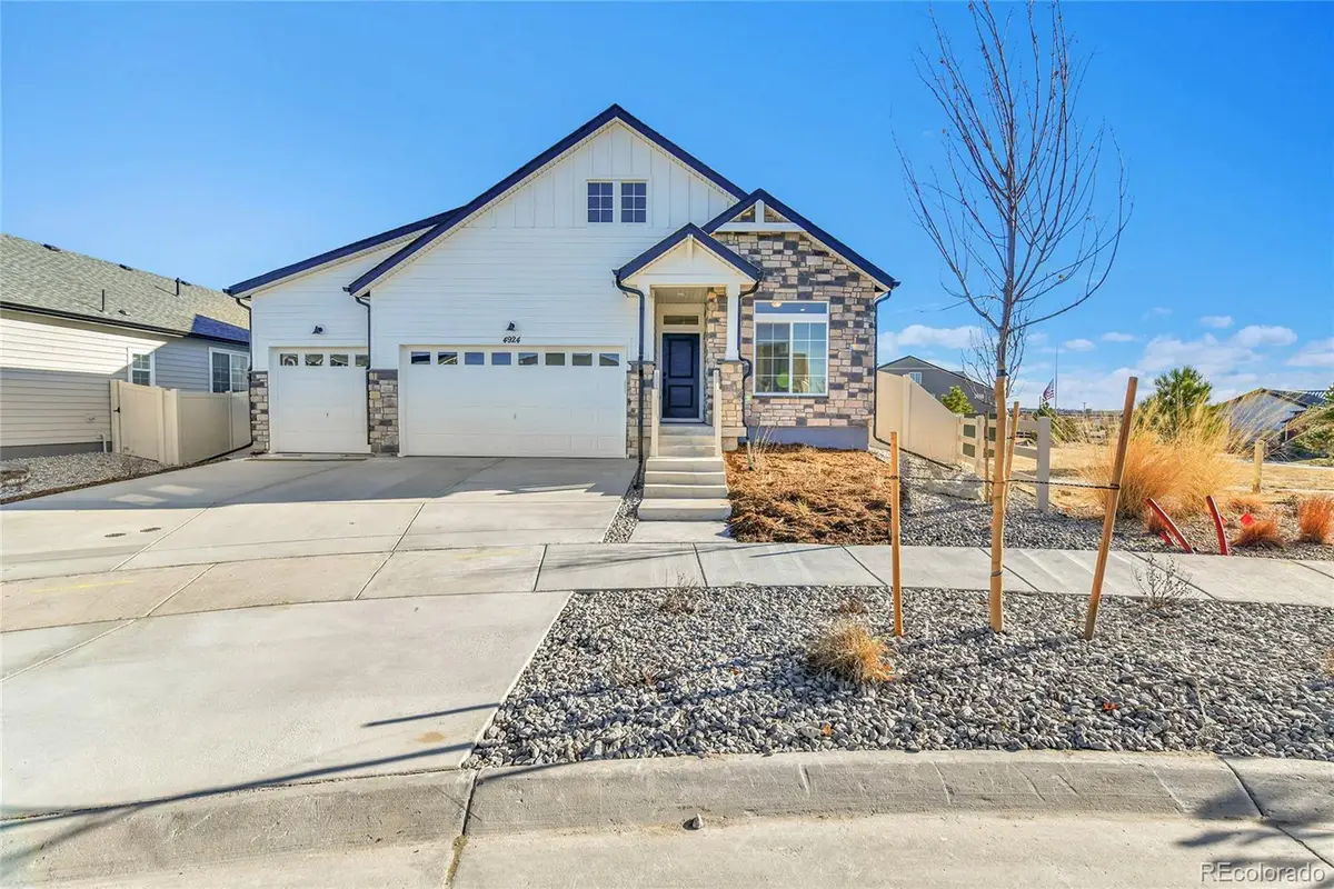 4924 N Picadilly Court, Aurora, CO 80019 - Image #1