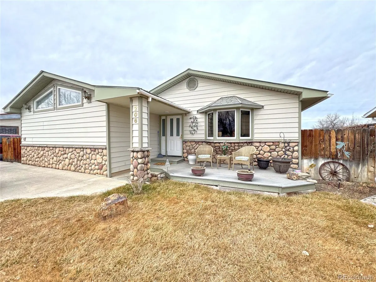 206 E Rangely Avenue, Rangely, CO 81648 - #1