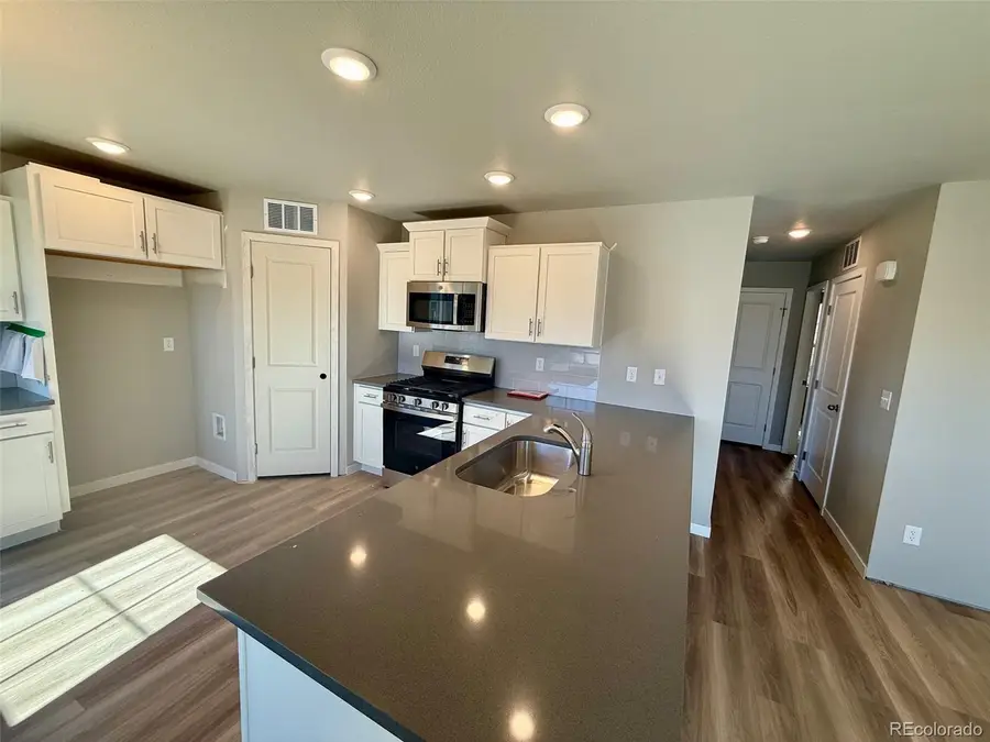 717 N Clubview Street, Watkins, CO 80137 - Image #3