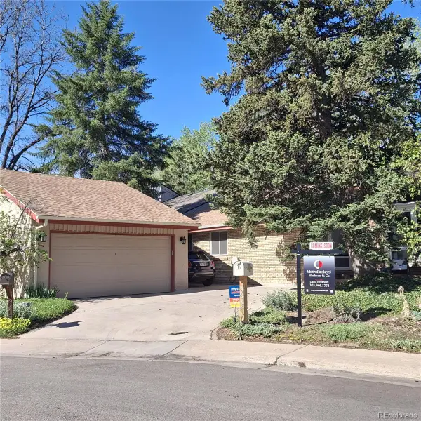 2884 S Oakland Circle, Aurora, CO 80014