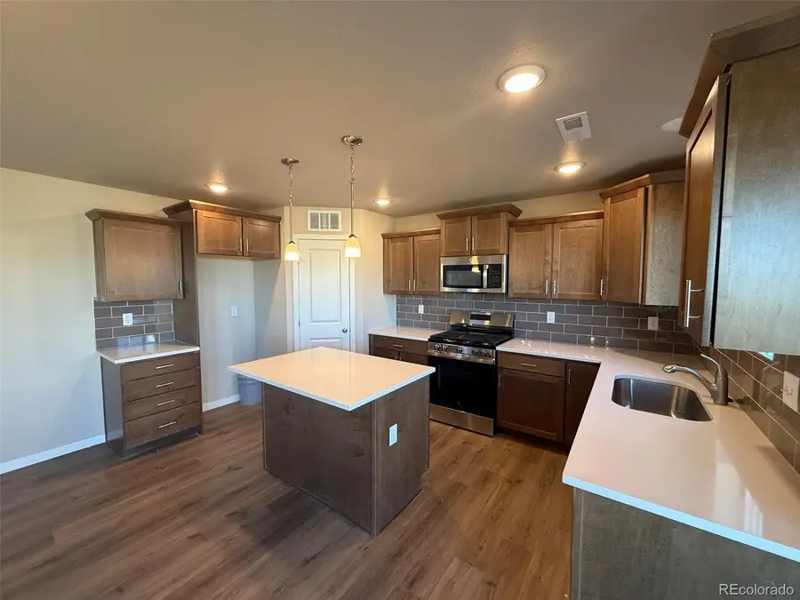 757 N Clubview Street, Watkins, CO 80137 - Image #3