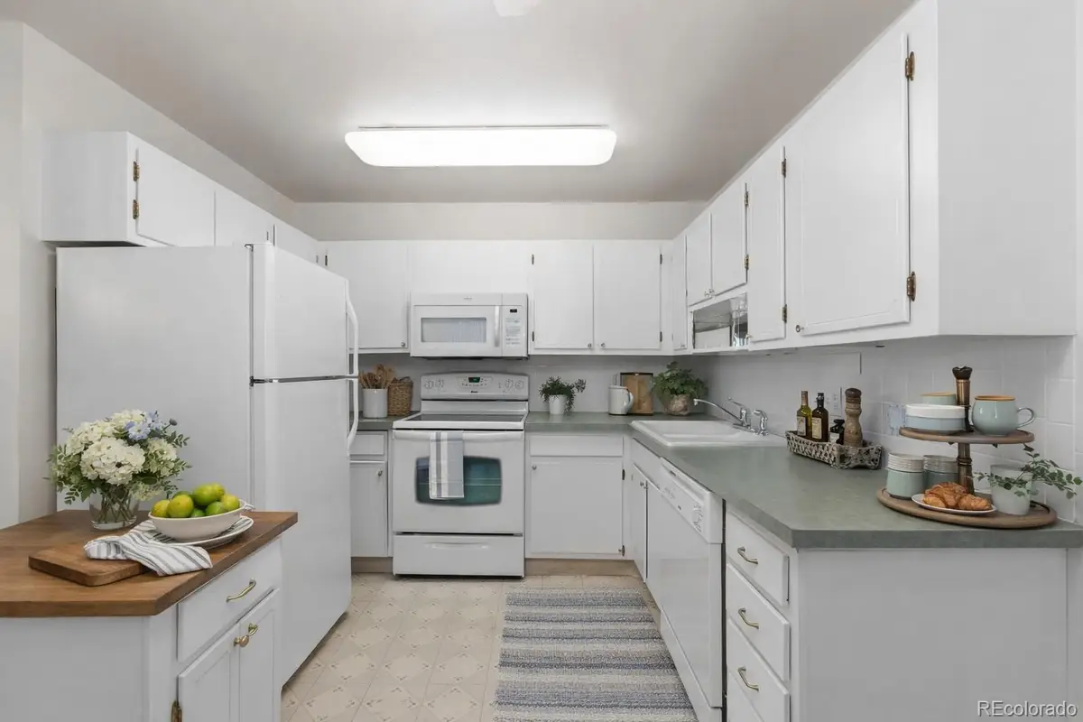 750 S Clinton Street #2B, Denver, CO 80247 - Image #1