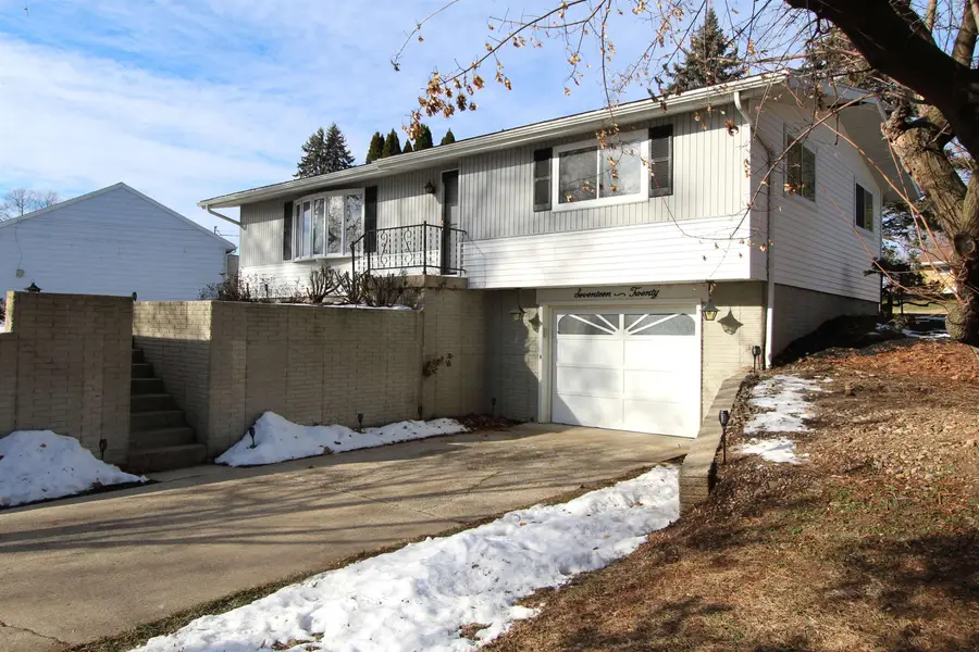 1720 E Lawn Drive, Savanna, IL 61074 - Image #2