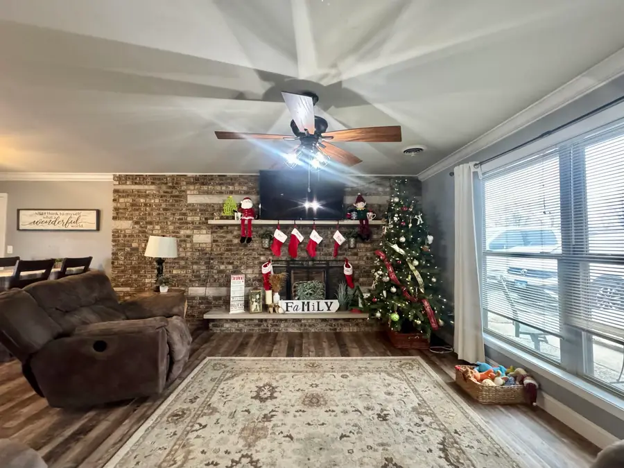 1103 Oliver St Street, Benton, IL 62812 - Image #3