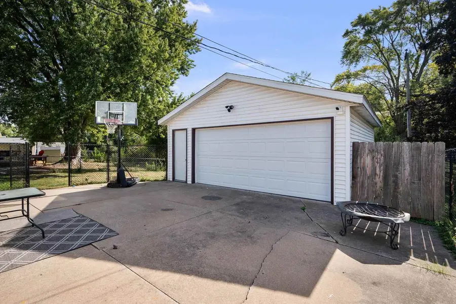 1209 Meadow Lane Drive, Bettendorf, IA 52722 - #3