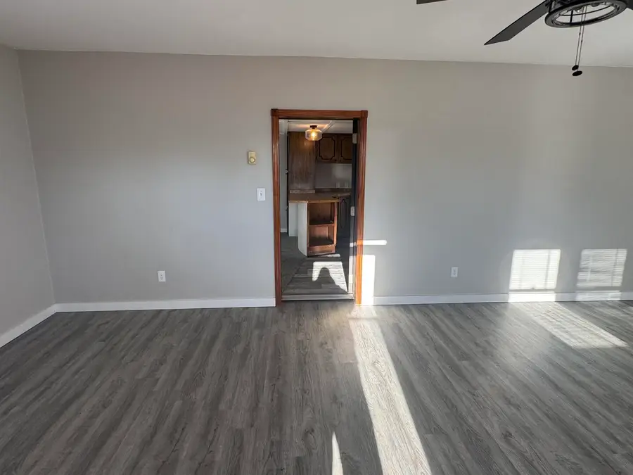 409 W 9th Street, Sandoval, IL 62882 - Image #3