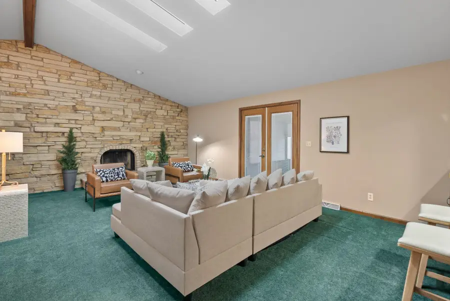 1818 Westminster Circle, Davenport, IA 52807 - Image #3