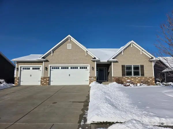 4808 Mason Run Run, Bettendorf, IA 52722