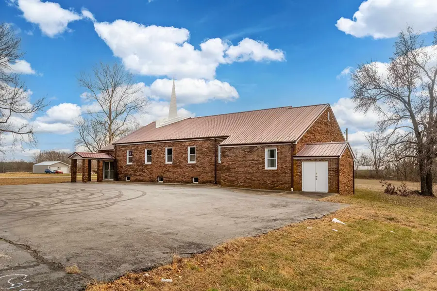 5751 Orient Blacktop, Benton, IL 62812 - Image #2