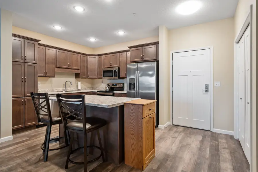 2592 208 Middle Road #208, Bettendorf, IA 52722 - Image #2